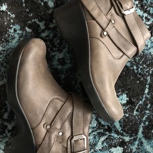 Grey Alegria booties